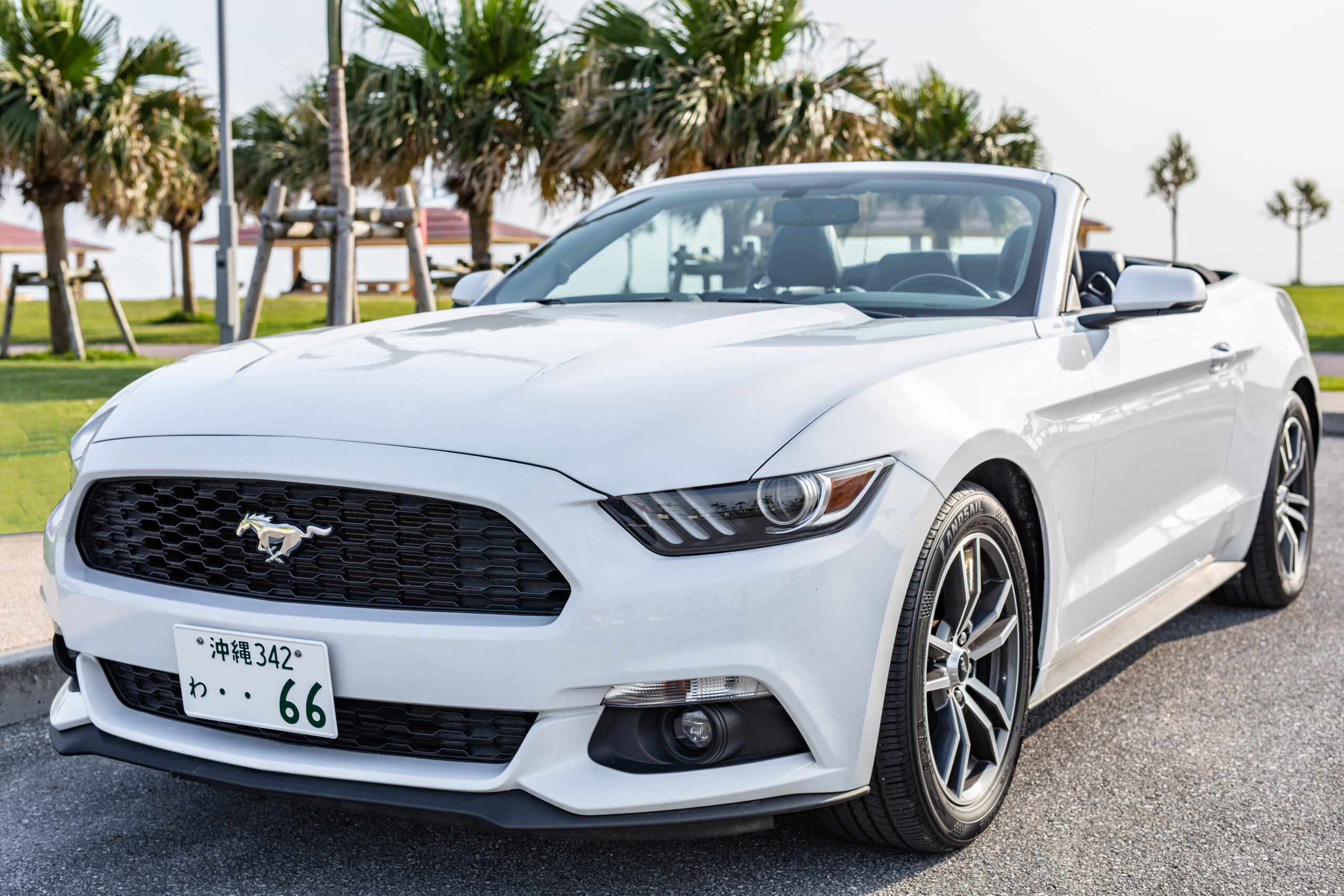 Ford Mustang Convertible 7th White